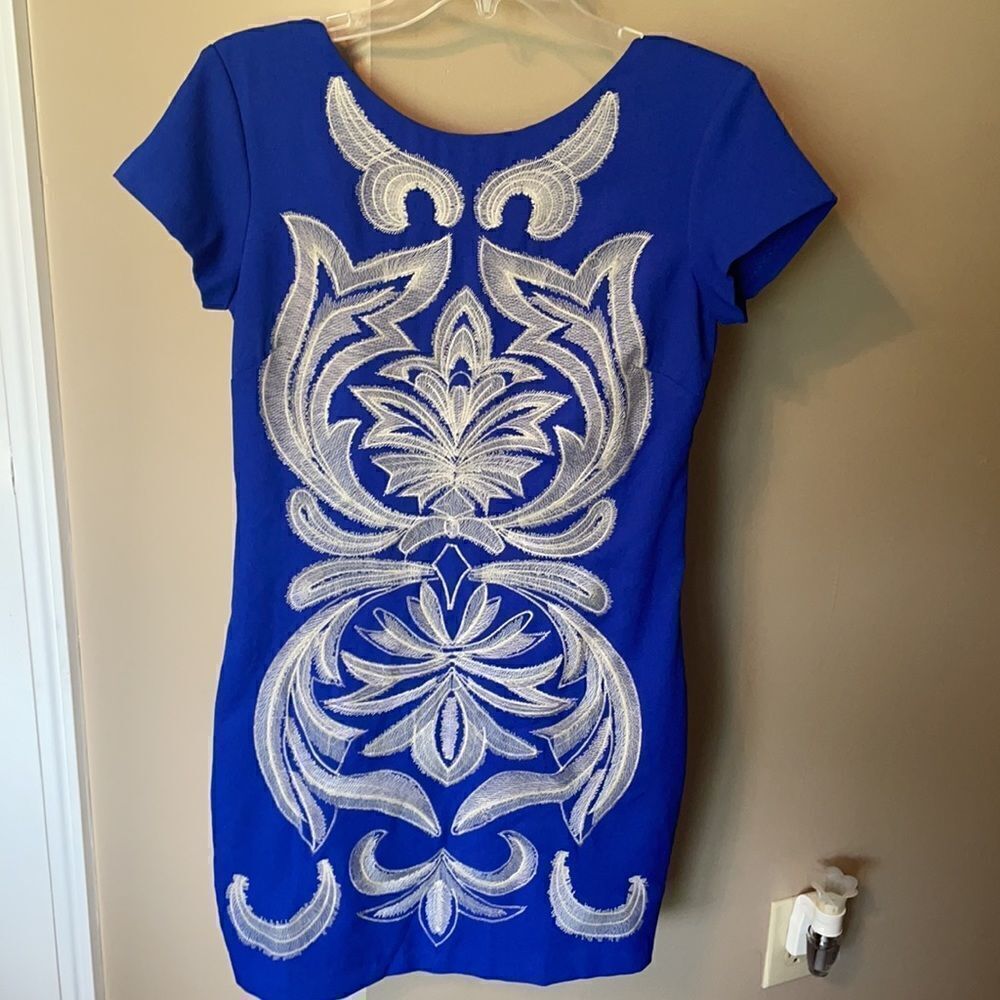 2 Dresses Fringed Embroidered S Bundle - Picture 9 of 13